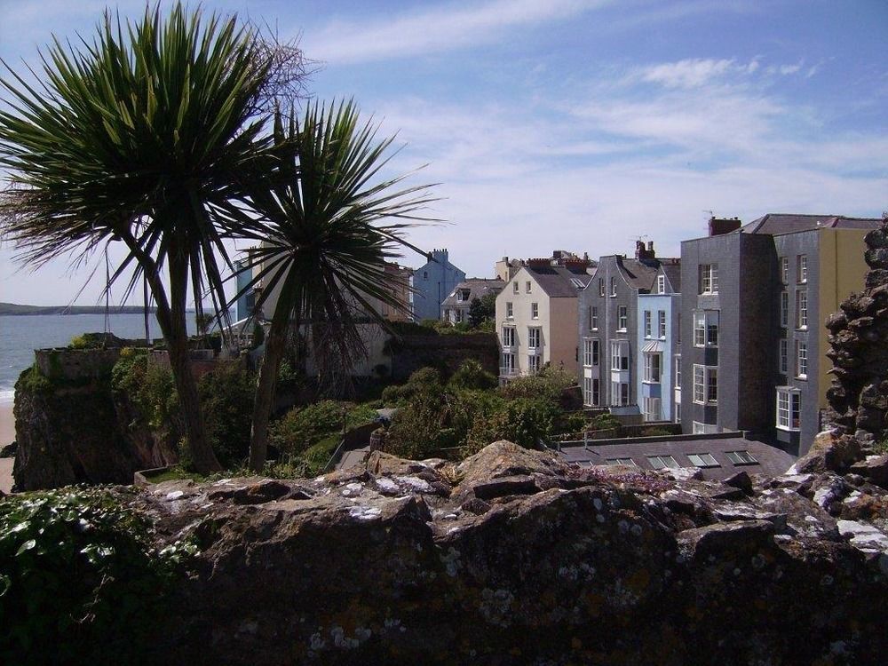 Langdon Villa Guest House Tenby Exterior photo